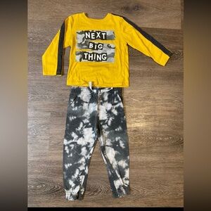 Yellow Graphic Long Sleeve Shirt and Camo Joggers Set Size 3T
